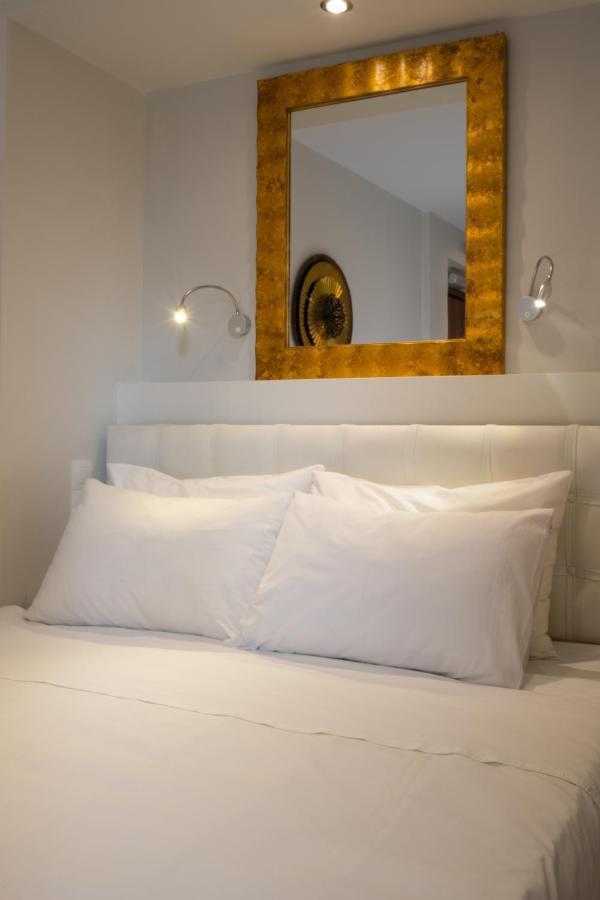 Dema Luxury Suites - Perikleous E1 Афины Экстерьер фото
